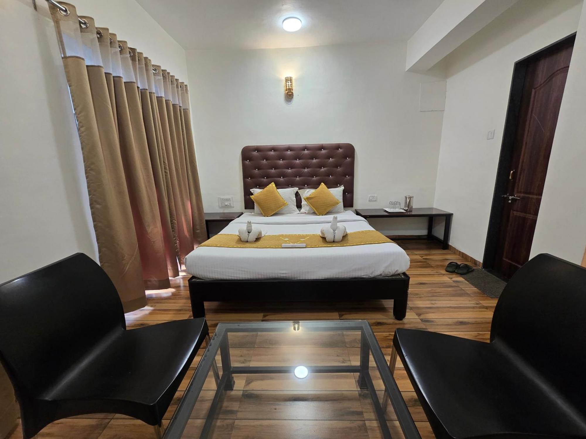 Hotel Vyankatesh & Pure Veg Restaurant Mahābaleshwar Εξωτερικό φωτογραφία