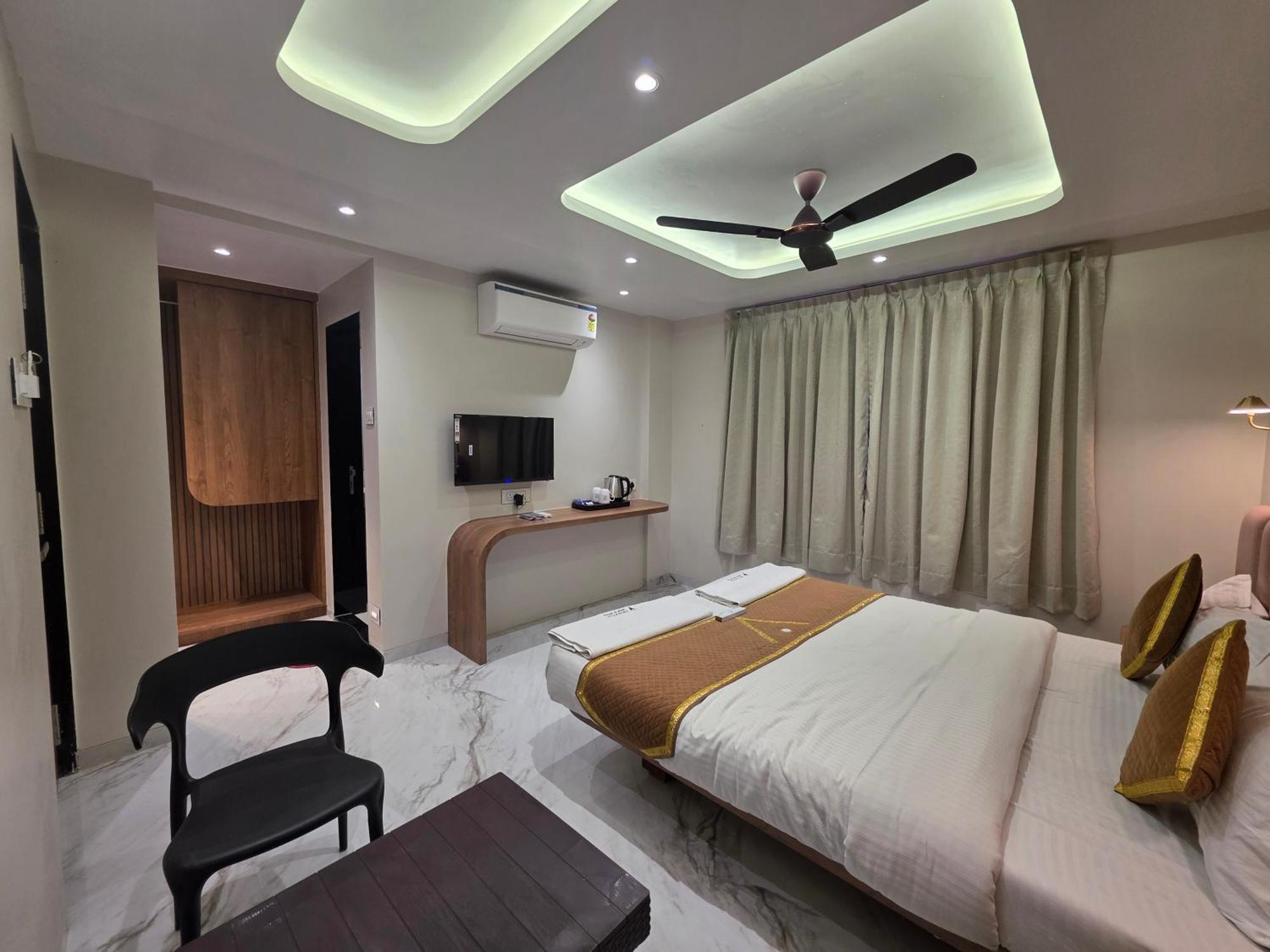 Hotel Vyankatesh & Pure Veg Restaurant Mahābaleshwar Εξωτερικό φωτογραφία