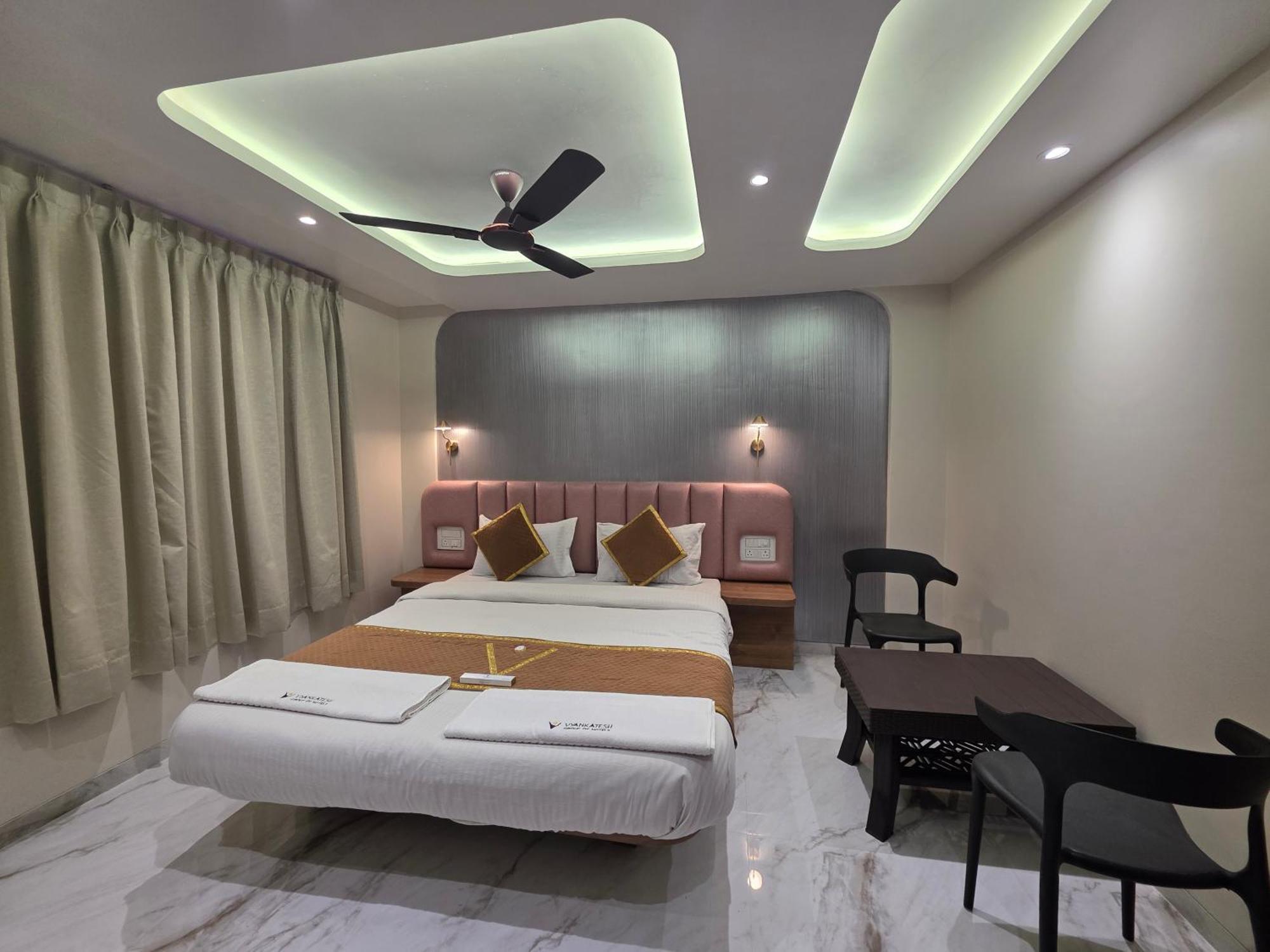 Hotel Vyankatesh & Pure Veg Restaurant Mahābaleshwar Εξωτερικό φωτογραφία
