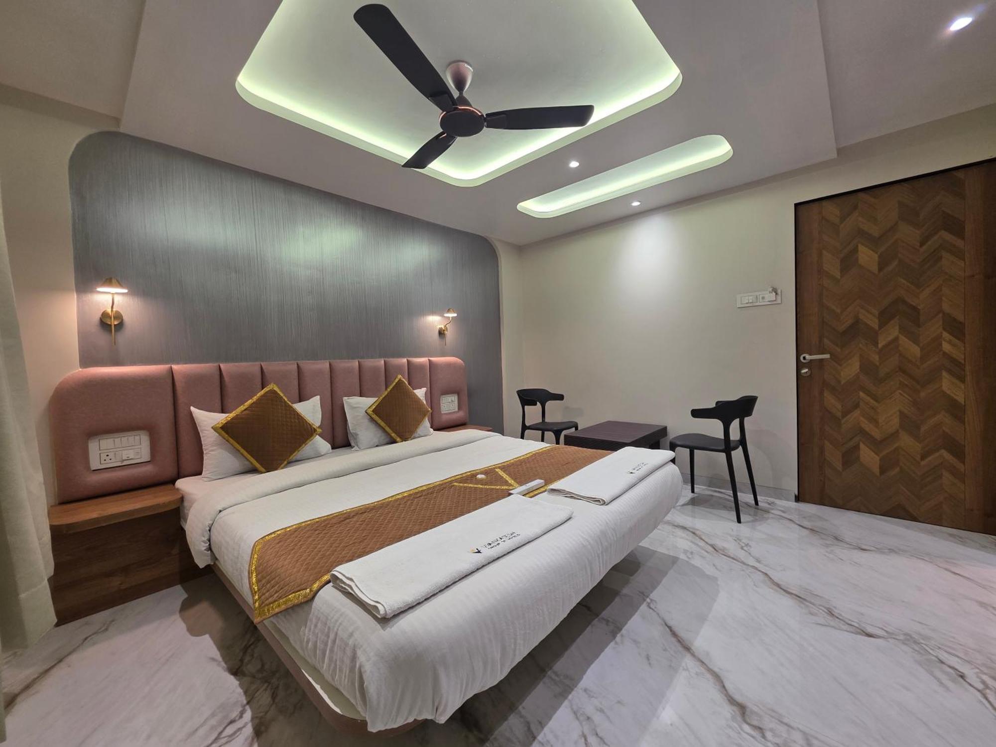 Hotel Vyankatesh & Pure Veg Restaurant Mahābaleshwar Εξωτερικό φωτογραφία