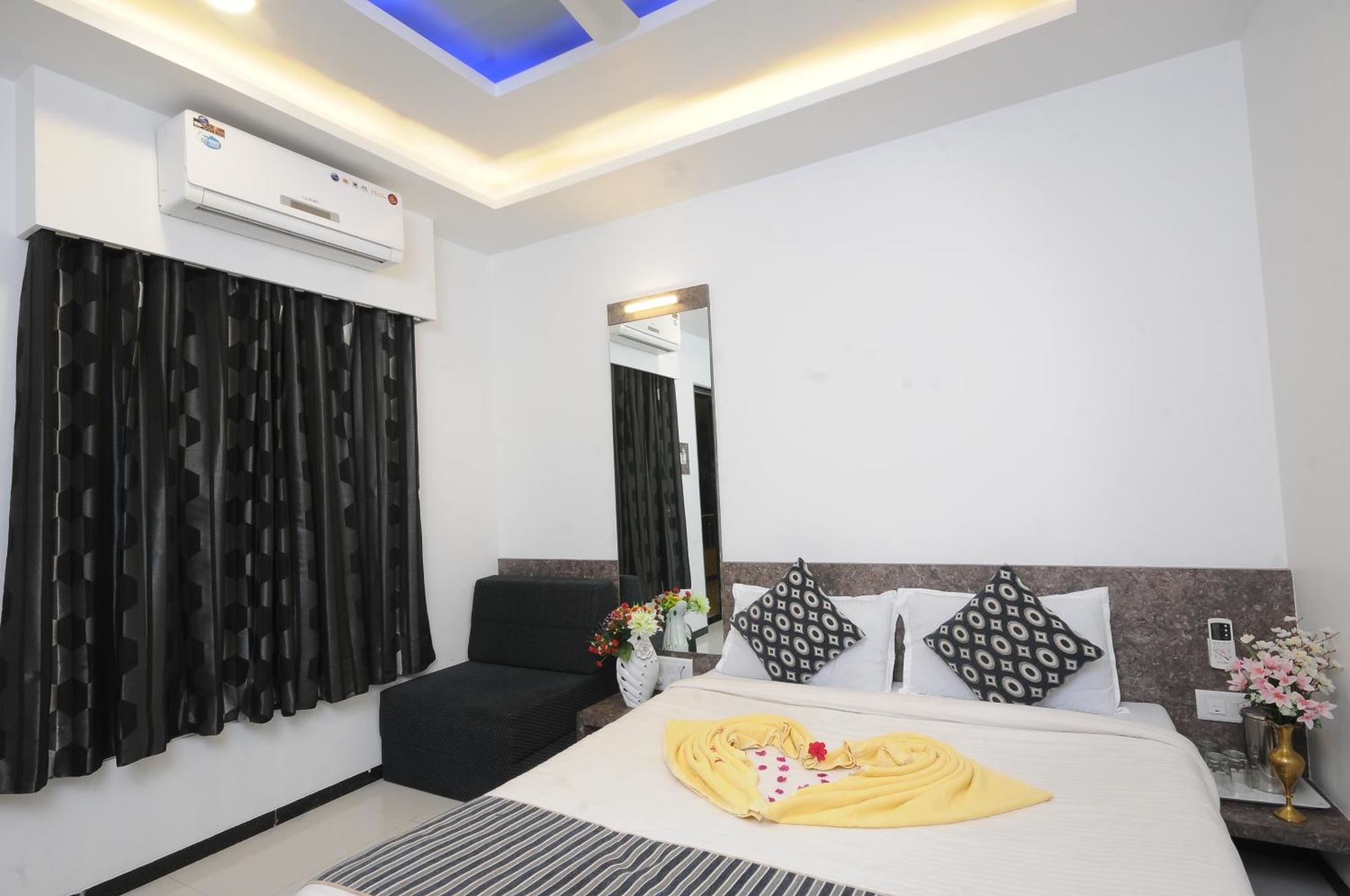 Hotel Vyankatesh & Pure Veg Restaurant Mahābaleshwar Εξωτερικό φωτογραφία