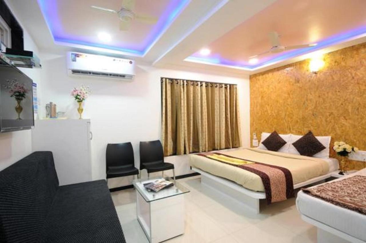 Hotel Vyankatesh & Pure Veg Restaurant Mahābaleshwar Εξωτερικό φωτογραφία