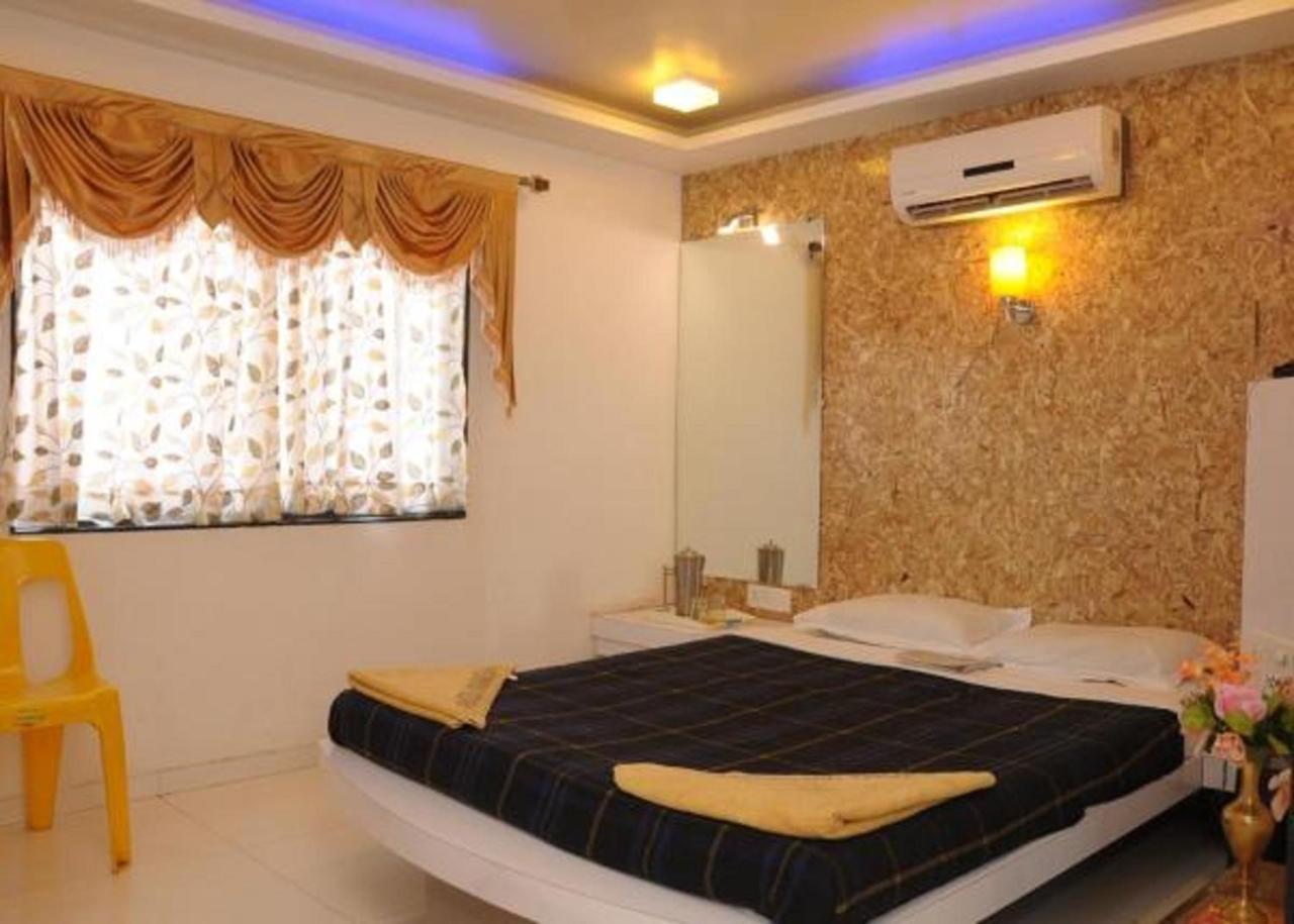 Hotel Vyankatesh & Pure Veg Restaurant Mahābaleshwar Εξωτερικό φωτογραφία
