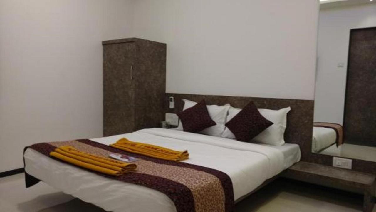Hotel Vyankatesh & Pure Veg Restaurant Mahābaleshwar Εξωτερικό φωτογραφία